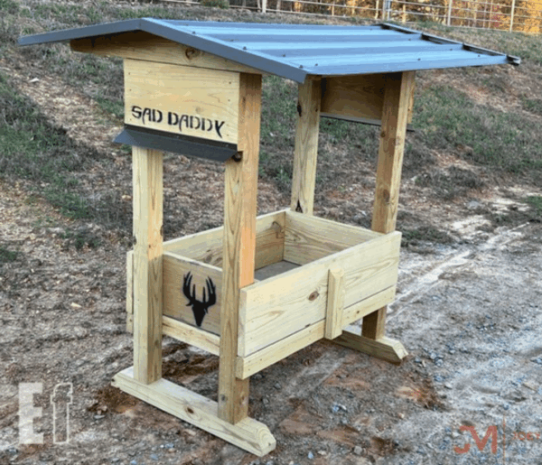 Sad Daddy Hunting Blinds 4' WOODEN TROUGH FEEDER